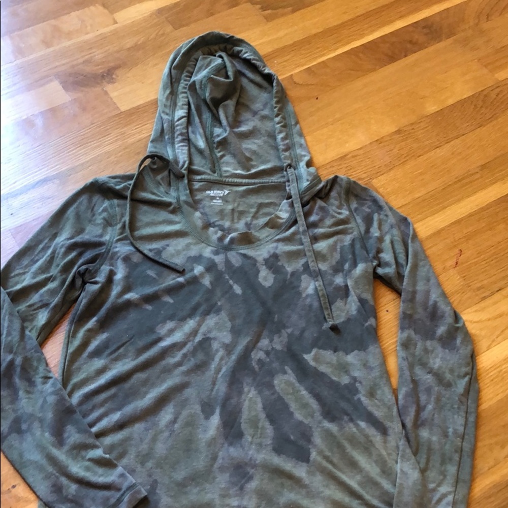 Bleached Old navy active pullover, size XS